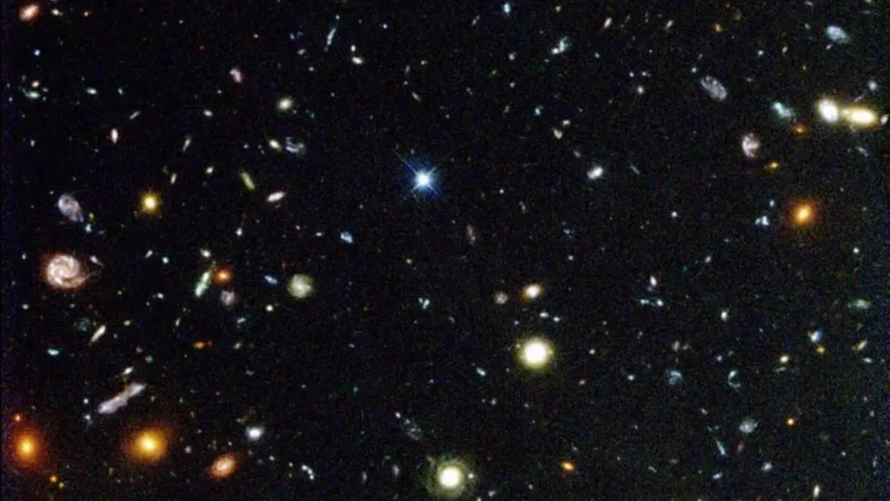 El portal del 13 de octubre. / NASA - Hubble Deep Field Team