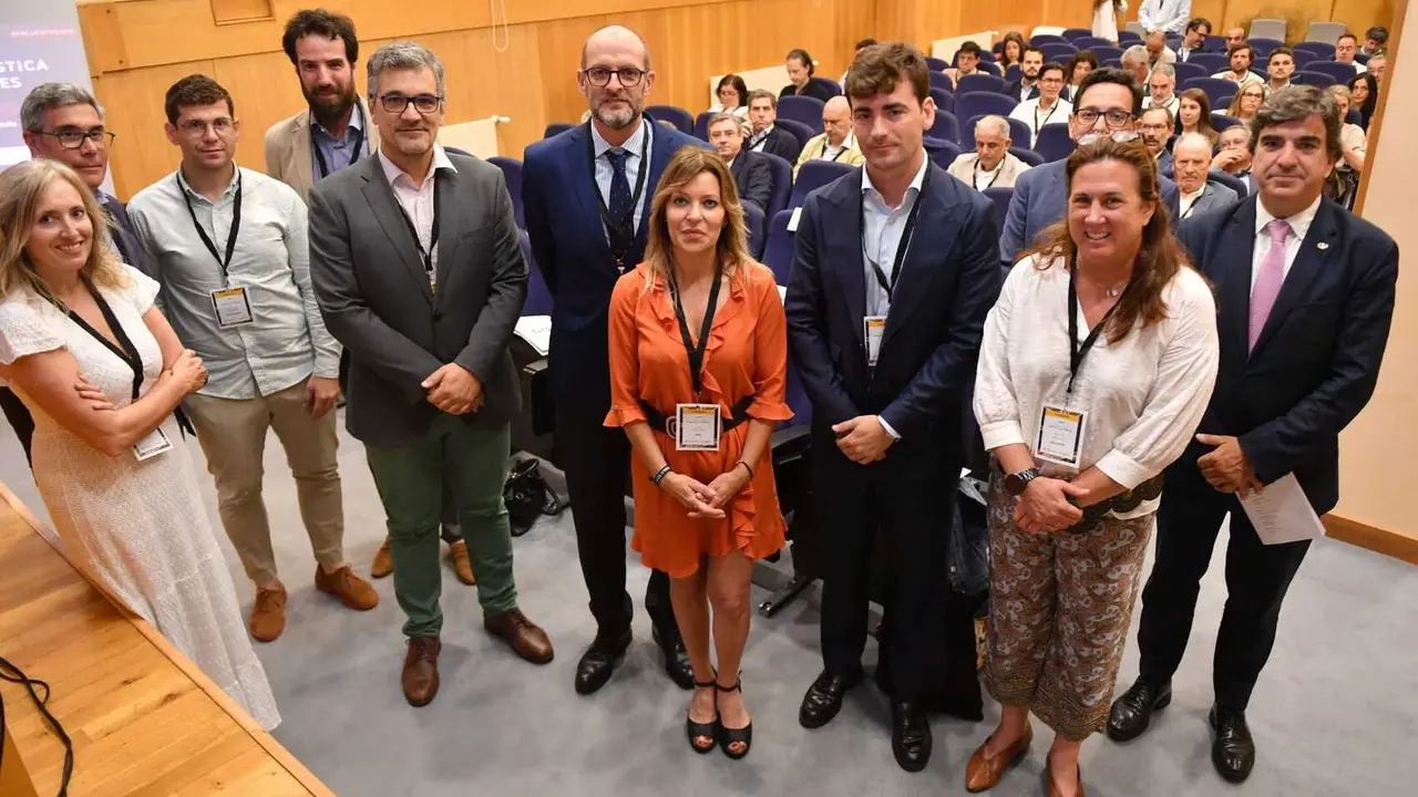 Foro de logística en A Coru&ntilde;a. A la derecha, Mart&iacute;n Fern&aacute;ndez Prieto. / Mundiario