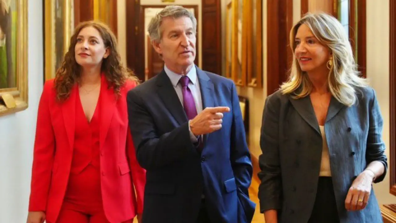 Ester Mu&ntilde;oz, portavoz en el Congreso; Alberto N&uacute;&ntilde;ez Feij&oacute;o, presidente del PP y Alicia Garc&iacute;a, portavoz en el Senado. / @EsterMunoz85