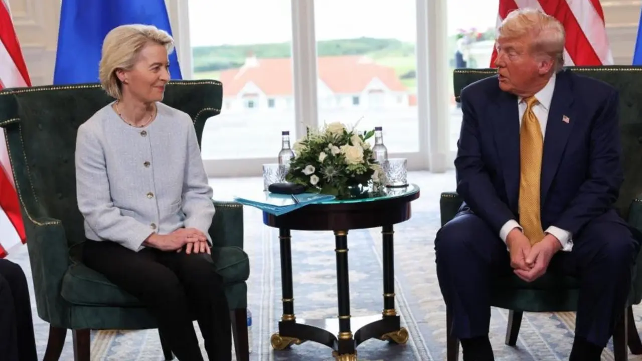 Ursula von der Leyen, presidenta de la Comisi&oacute;n Europea; y Donald Trump, presidente de EE UU. / RR SS.
