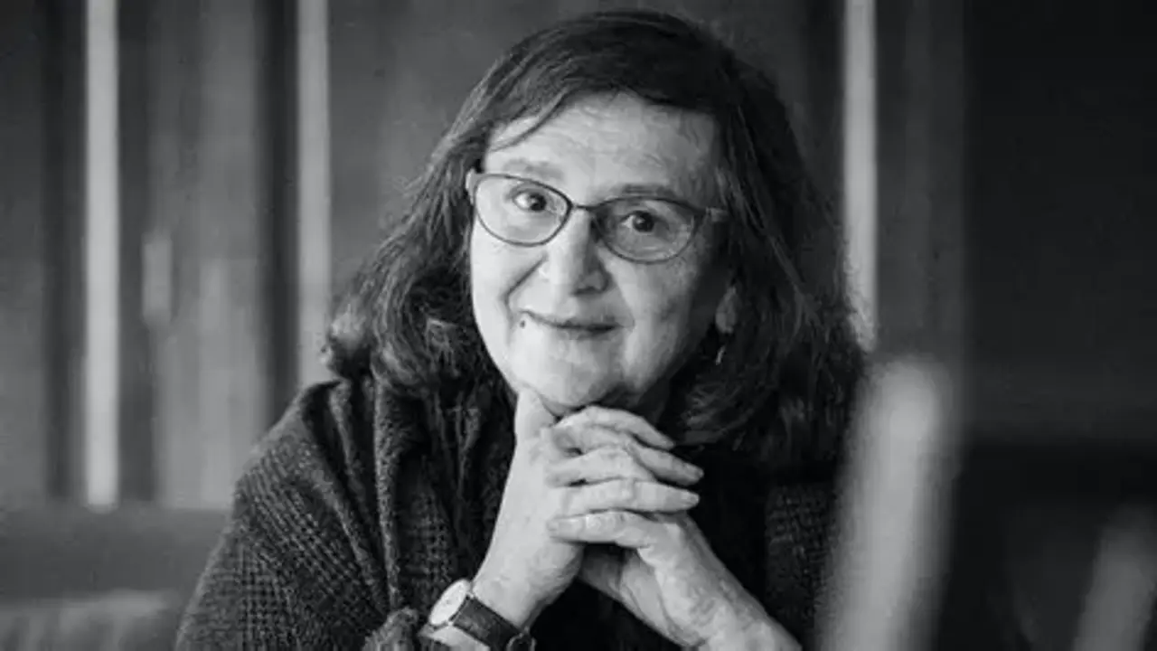 Clara Obligado./ P&aacute;ginas de Espuma