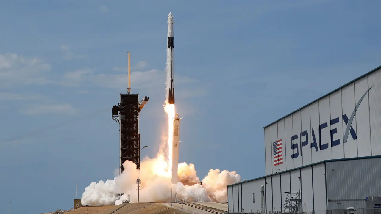 SpaceX lanza su misi&oacute;n Crew-11 hacia la Estaci&oacute;n Espacial Internacional. / RR. SS.