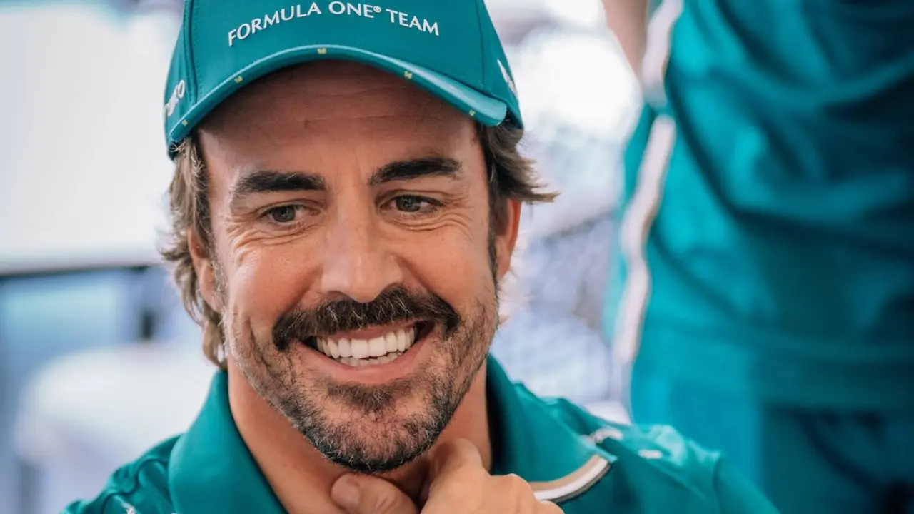 Fernando Alonso. /   @AstonMartinF1