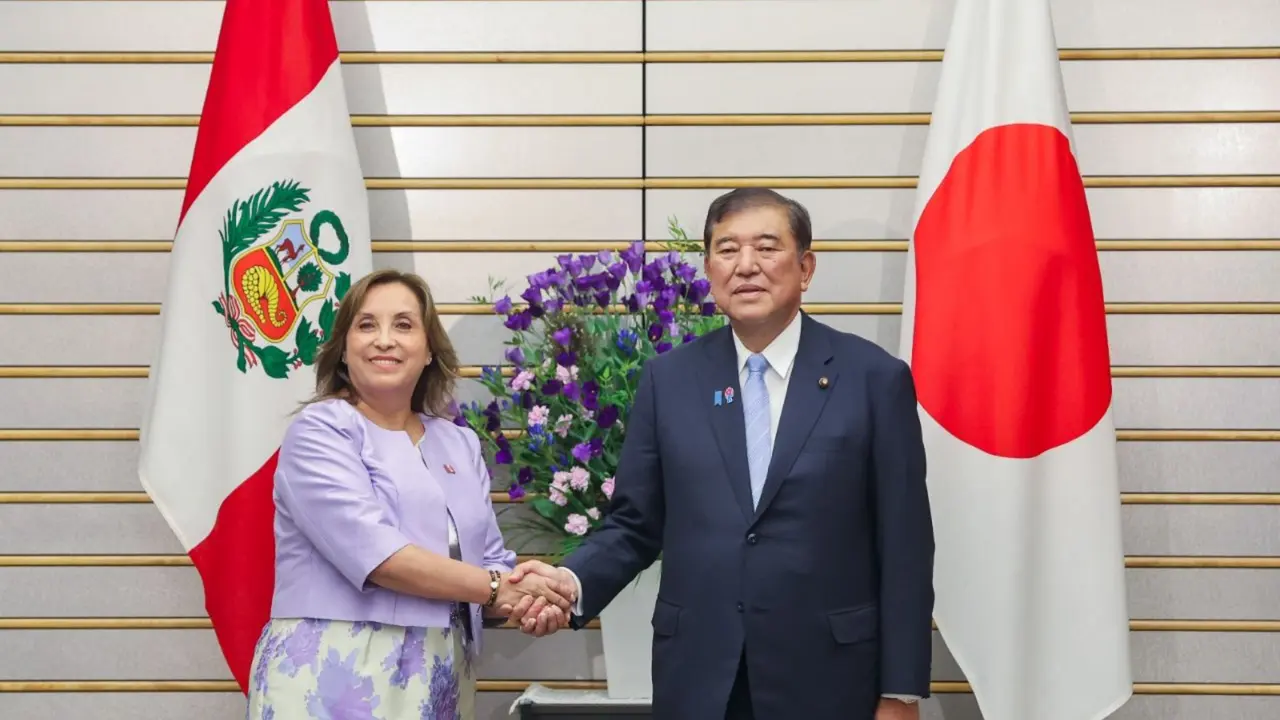 Dina Boluarte, presidenta de Per&uacute; y Shigeru Ishiba, primer ministro de Jap&oacute;n. / @presidenciaperu