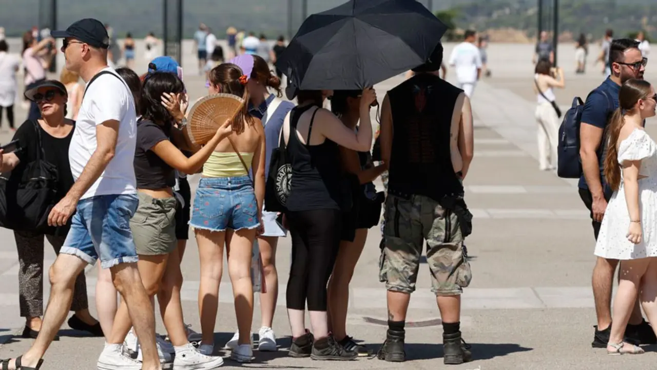 Calor en Espa&ntilde;a. / RR. SS.