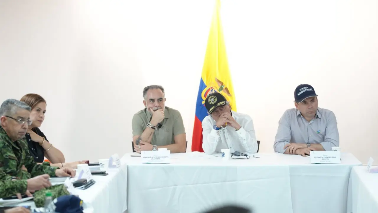 Armando Benedetti, ministro del Interior y Gustavo Petro, presidente de Colombia. / @mindefensa
