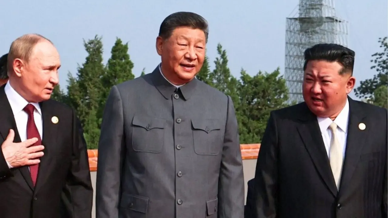 Vlad&iacute;mir Putin, presiente de Rusia; Xi Jinping, presidente de China; y Kim Jong-un, l&iacute;der supremo de Corea del Norte. / RR SS.