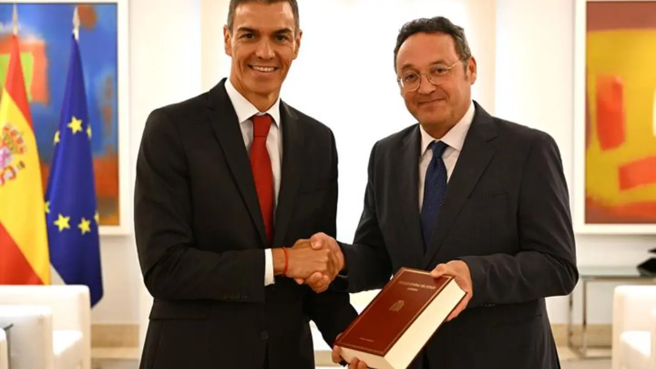 Pedro S&aacute;nchez y &Aacute;lvaro Garc&iacute;a Ortiz, fiscal general del Estado. / La Moncloa
