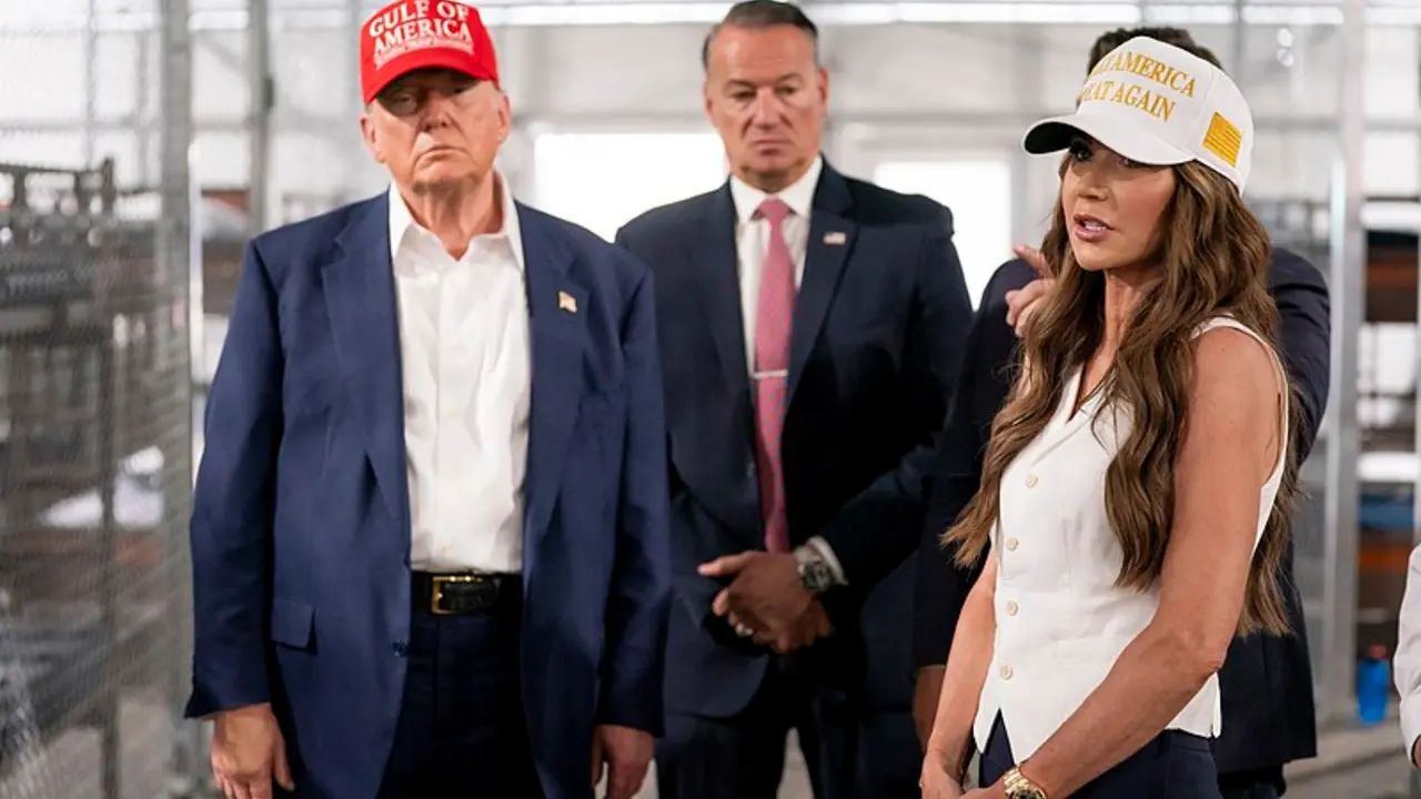 Donald Trump y Kristi Noem visitan Alligator Alcatraz. / Departamento de Seguridad Nacional de EE UU