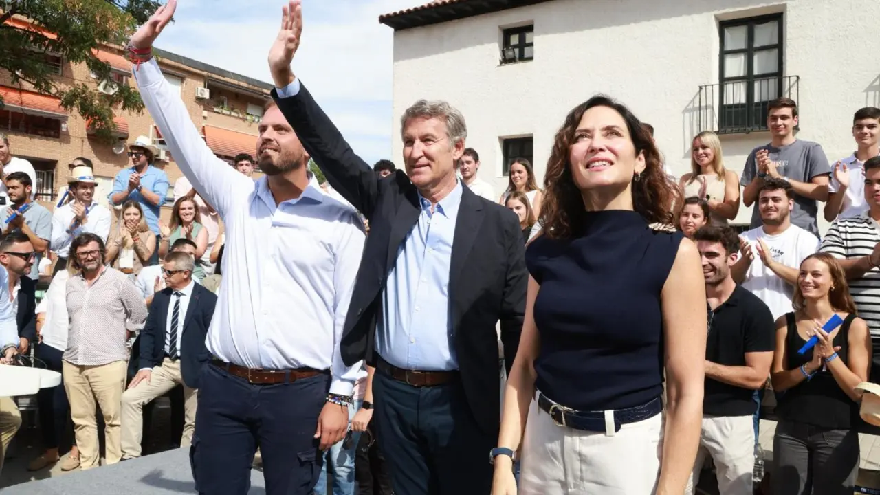 Alberto Escribano, alcalde de Arganda del Rey; Alberto N&uacute;&ntilde;ez Feij&oacute;o, l&iacute;der del PP e Isabel D&iacute;az Ayuso, presidenta de la Comunidad de Madrid. / @albertoescri