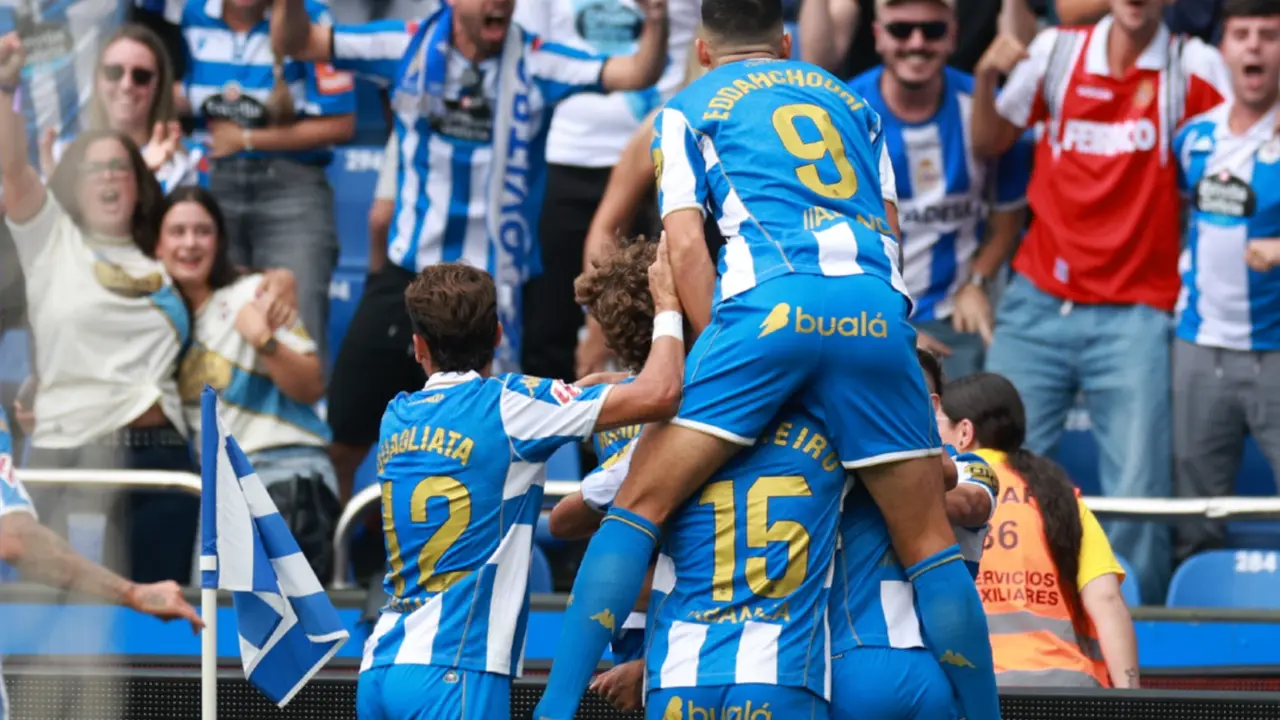 Jugadores del Deportivo celebran el gol de Dani Barcia. / RCD