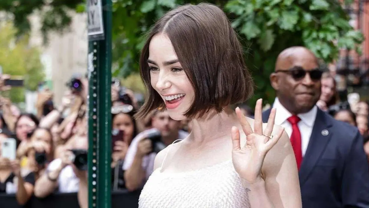 Lily Collins. / @lislopees1 en X