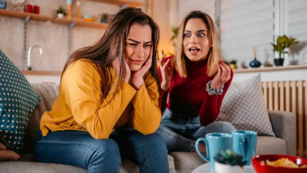 Una discusi&oacute;n entre dos amigas. / iStock.