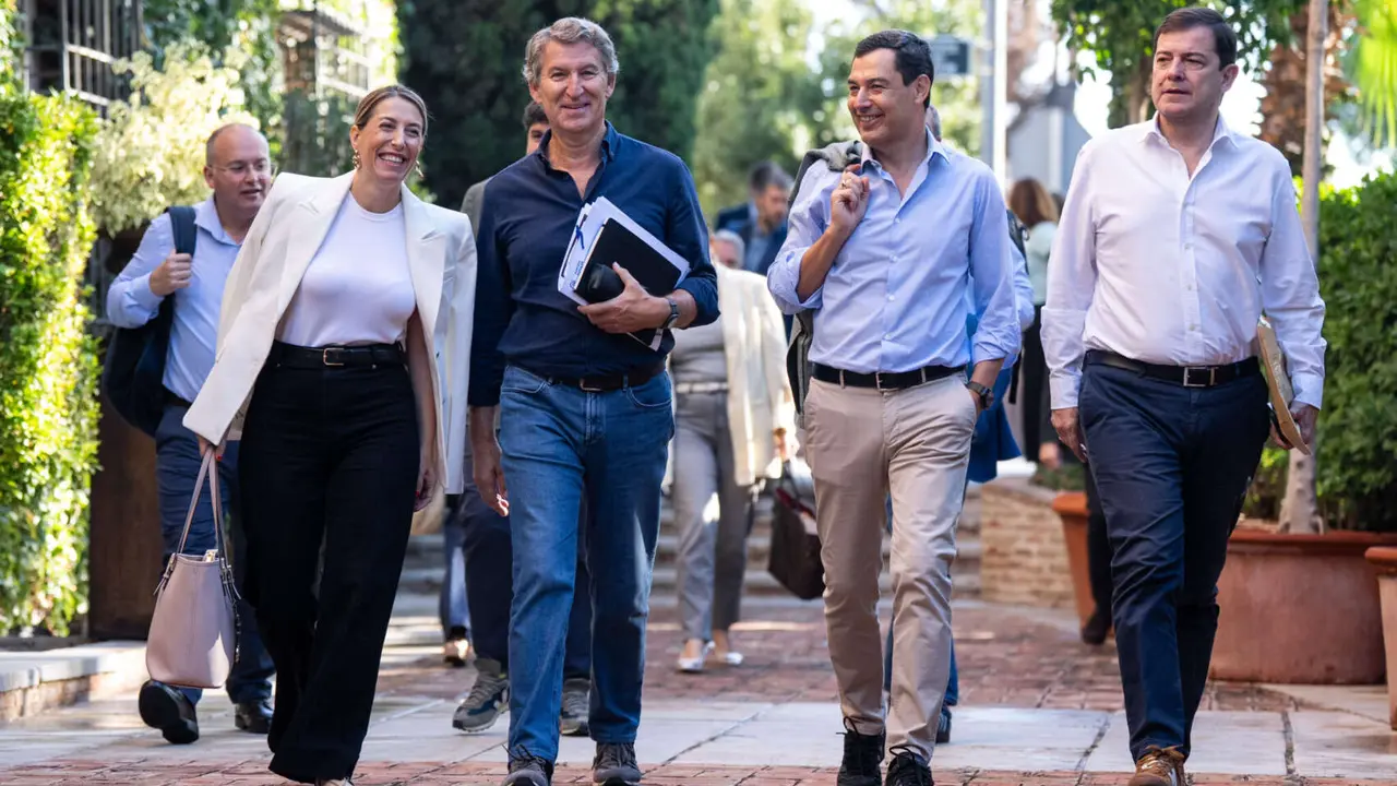 Mar&iacute;a Guardiola, Alberto N&uacute;&ntilde;ez Feij&oacute;o, Juanma Moreno, Alfonso Fern&aacute;ndez Ma&ntilde;ueco y el resto de barones del PP. / Partido Popular