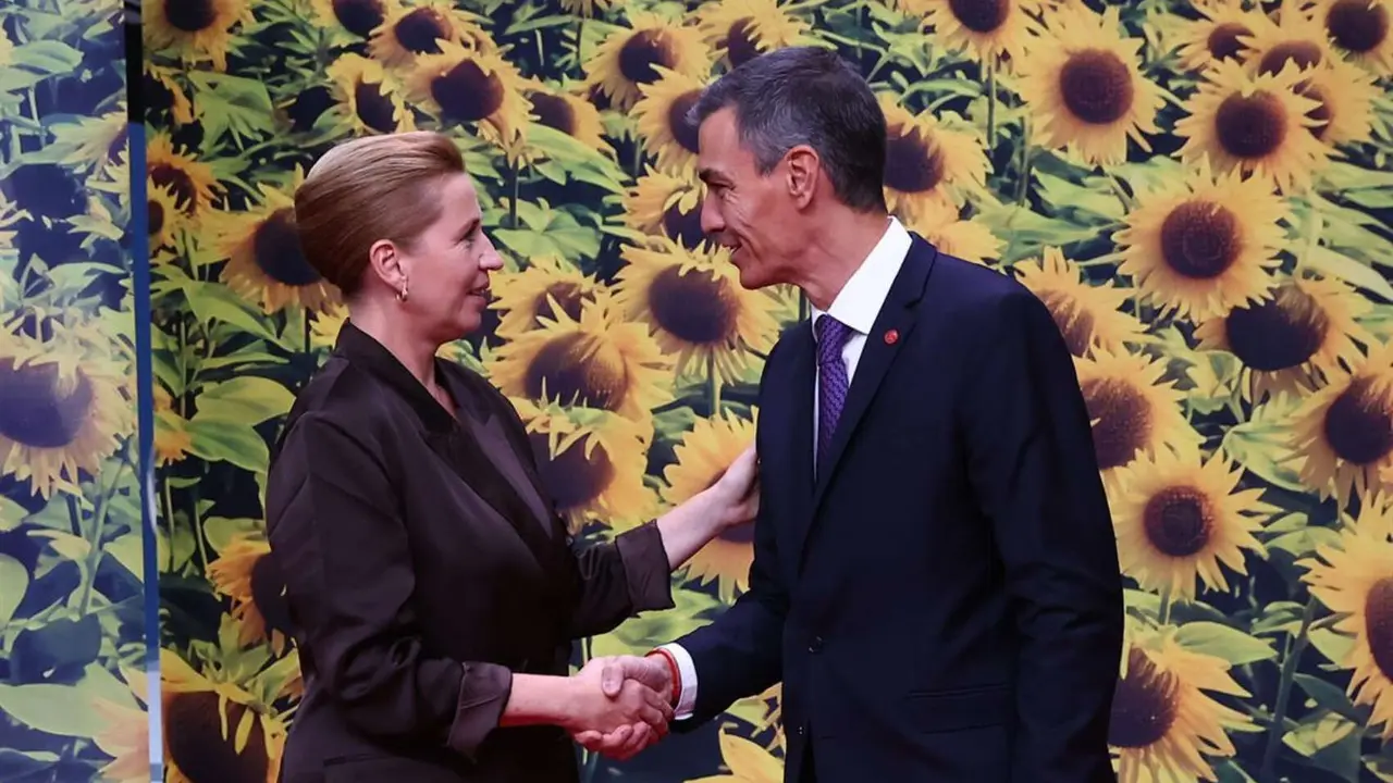 Mette Frederiksen, primera ministra de Dinamarca y Pedro S&aacute;nchez, presidente del Gobierno. / La Moncloa