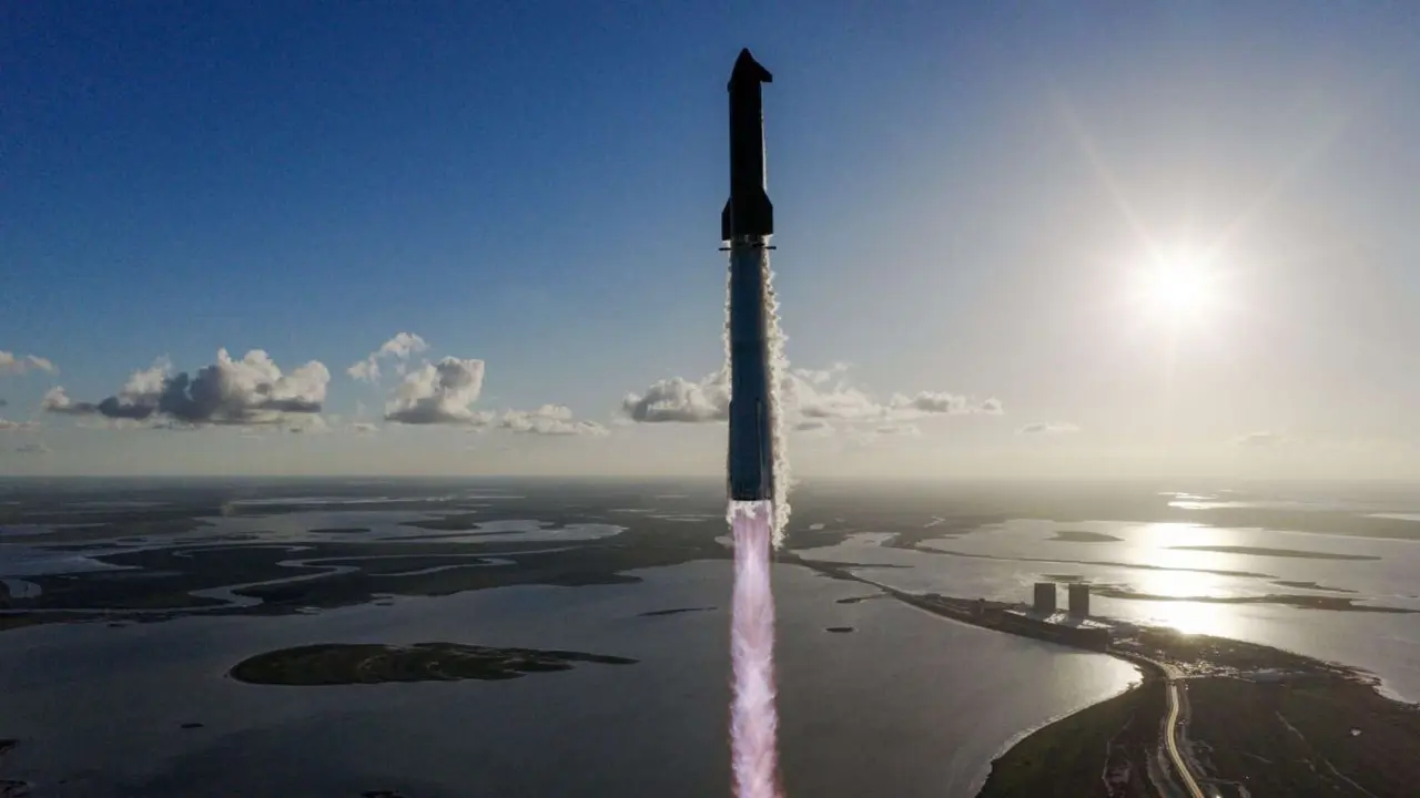 Megacohete Starship propulsado por el Super Heavy. / @SpaceX