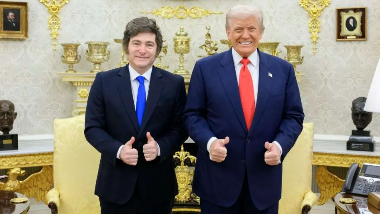 Javier Milei, presidente de Argentina y Donald Trump, presidente de EE UU en el Despacho Oval. / @WhiteHouse
