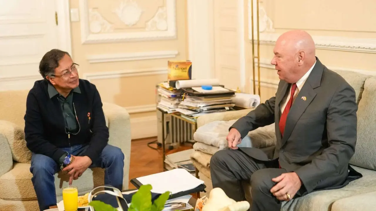 Gustavo Petro, presidente de Colombia, y John McNamara, encargado de negocios de EE UU. / @infopresidencia