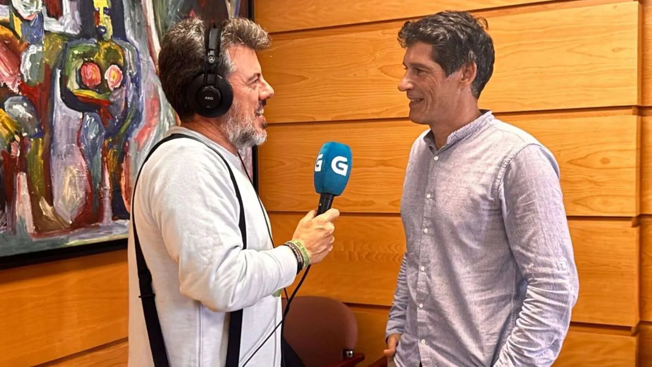 Ra&uacute;l Villares de RG entrevista al experto en IA Rafa Llanes. / M.M.