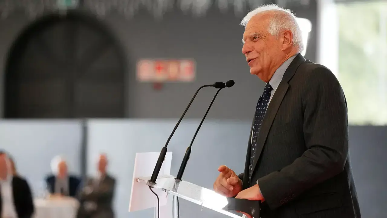 Josep Borrell durante su intervenci&oacute;n en el Foro La Regi&oacute;n. /| Miguel &Aacute;ngel