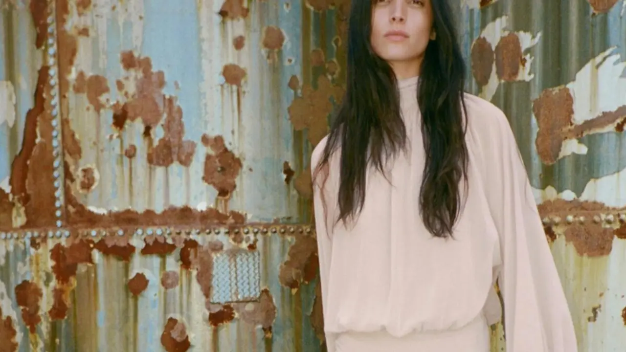 Vestido fluido, Zara.com.
