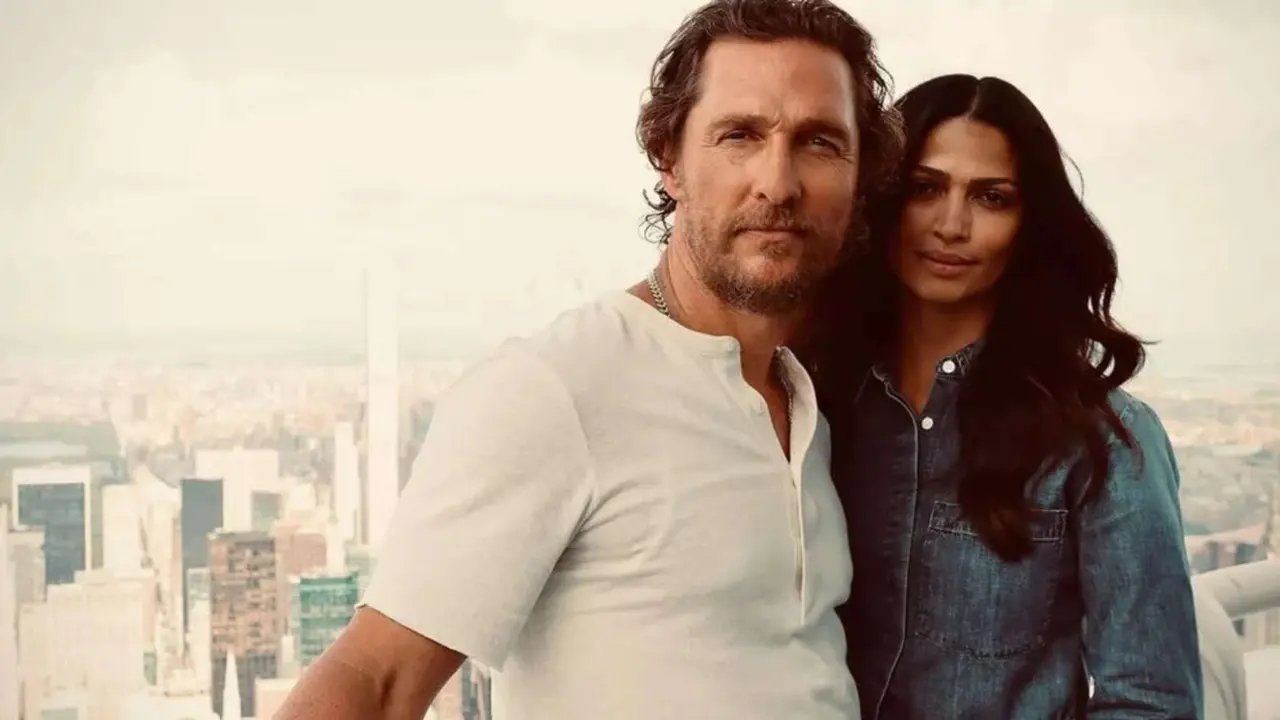 Matthew McConaughey y Camila Alves. / RR. SS.