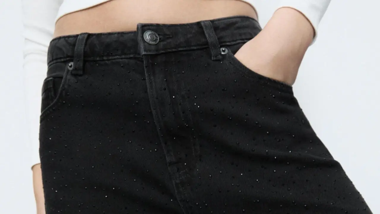 Pantalón con brillos, Stradivarius.com.