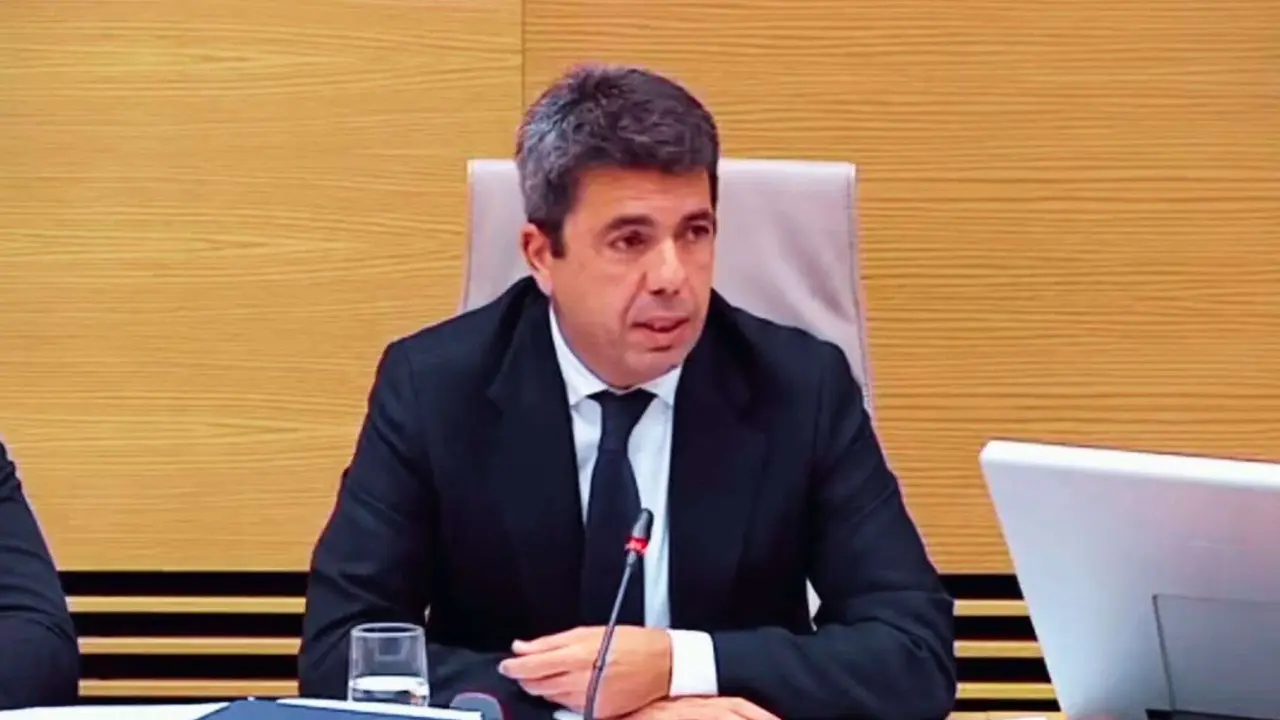 Carlos Maz&oacute;n. / RR SS.