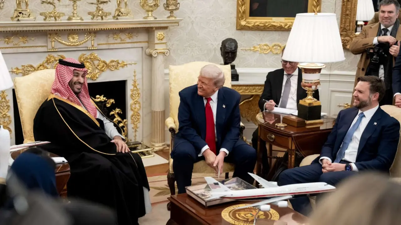 Mohamed bin Salm&aacute;n, pr&iacute;ncipe heredero de Arabia Saud&iacute;, Donald Trump y J.D. Vance, presidente y vicepresidente de EE UU. / White House