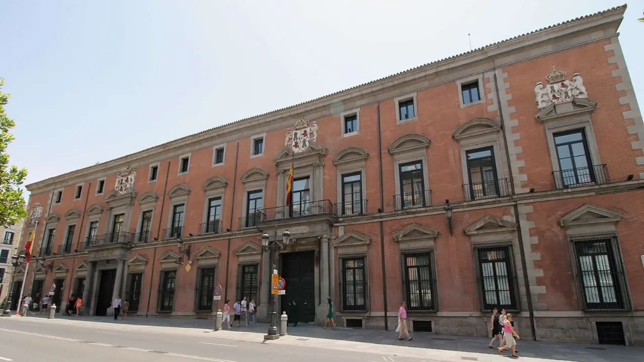 Fachada del Consejo de Estado. RR. SS.
