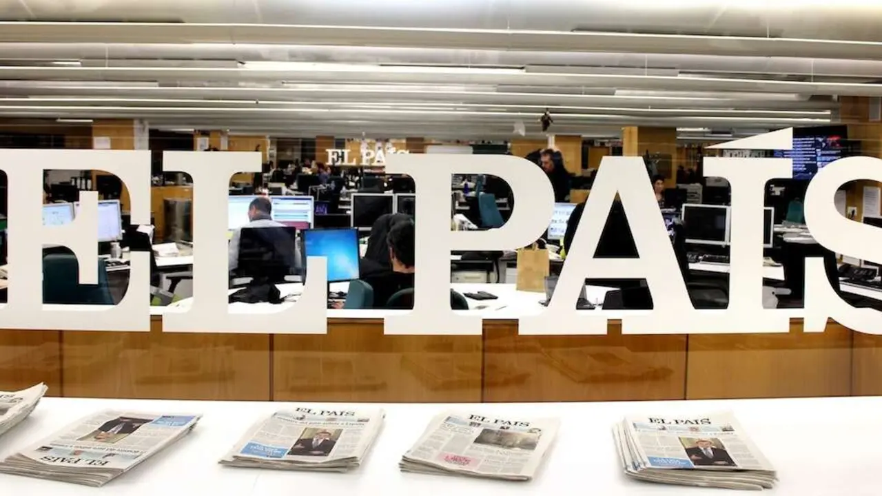 Vista parcial de la redacci&oacute;n de El Pa&iacute;s. / Escuela de Periodismo
