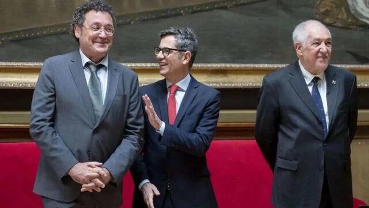 Garc&iacute;a Ortiz con Bola&ntilde;os y Conde-Pumpido