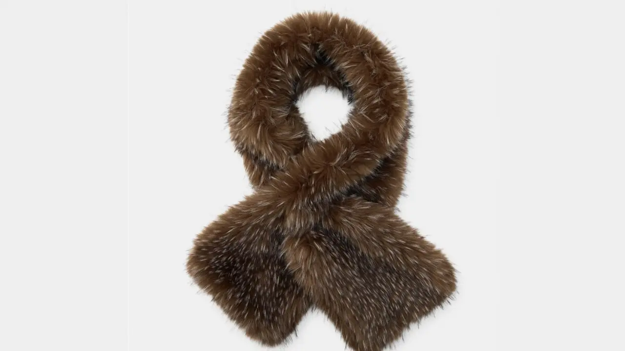 Bufanda efecto pelo, Zara.com.
