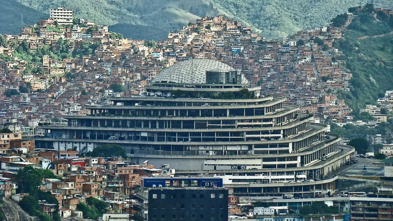 Desde 2015, el Helicoide es utilizado por el Servicio Bolivariano de Inteligencia Nacional (SEBIN) y como centro penitenciario. / Wikipedia