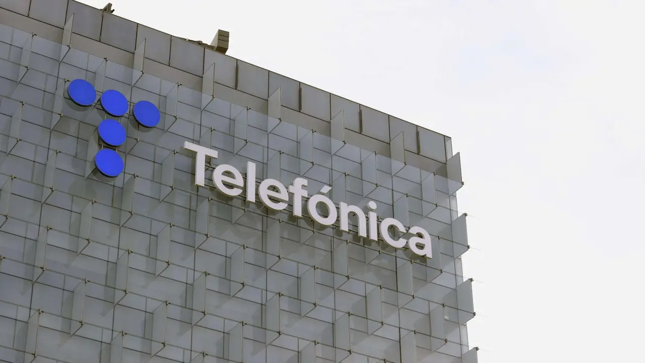 Telef&oacute;nica. / RR. SS.