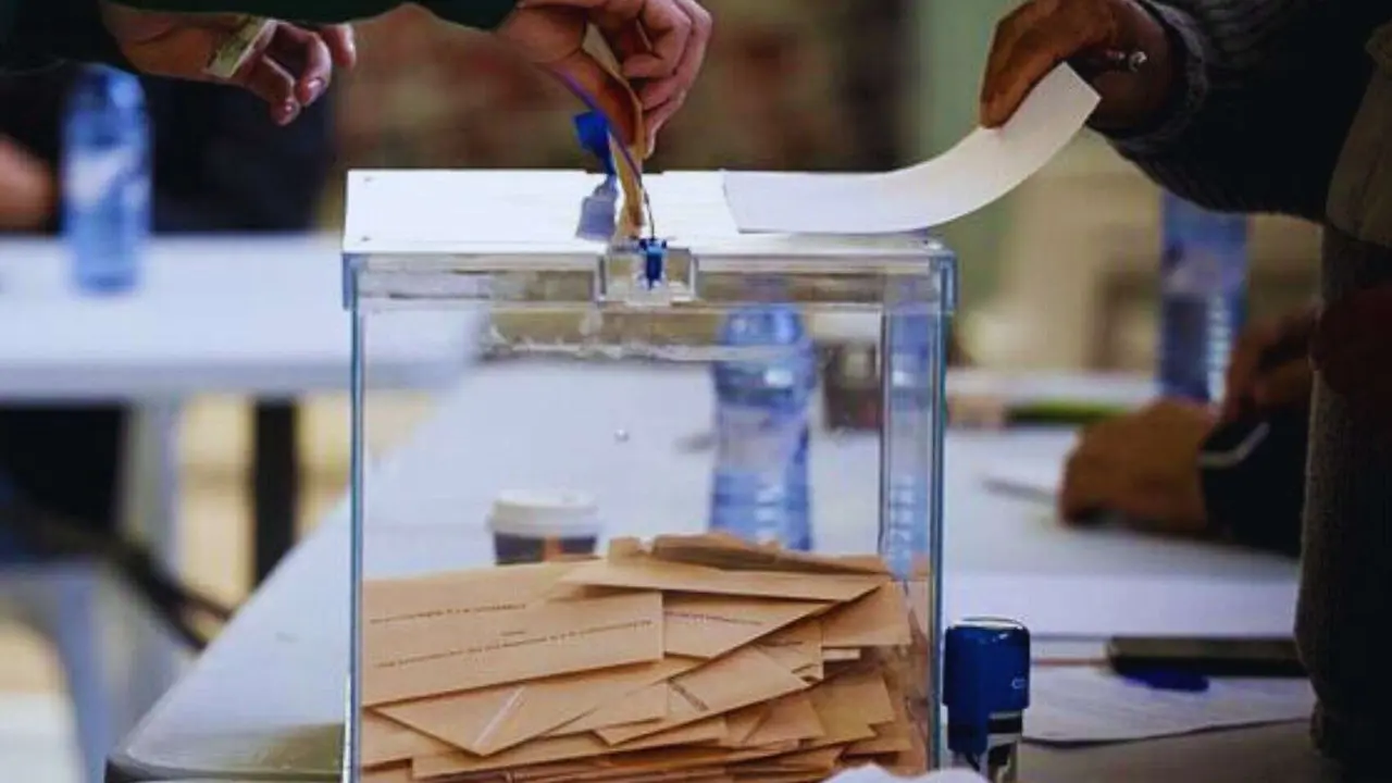 Votaciones. / RR SS.