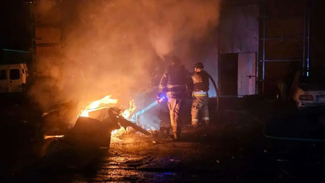 Equipos de rescate ucranianos tras un bombardeo ruso. / Servicio de Estado de Emergencia de Ucrania
