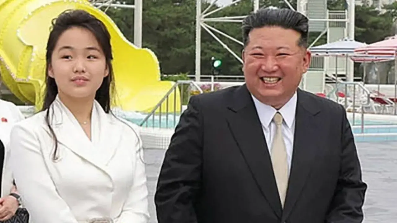 Kim Ju-ae junto a su padre, Kim Jong-u. / RR SS