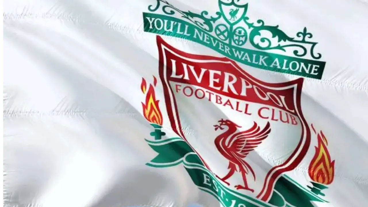 Bandera con el escudo del Liverpool FC. /   Pixabay