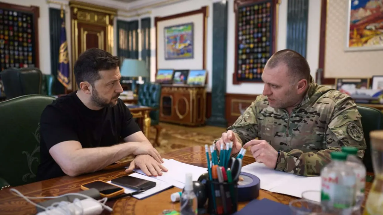 El presidente de Ucrania, Volod&iacute;mir Zelenski y Vasyl Maliuk, exjefe del SBU. / @ZelenskyyUa
