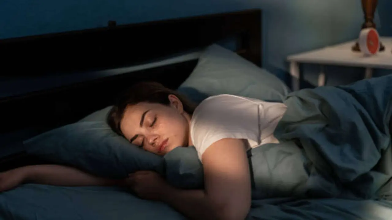 Una mujer durmiendo. / iStock.