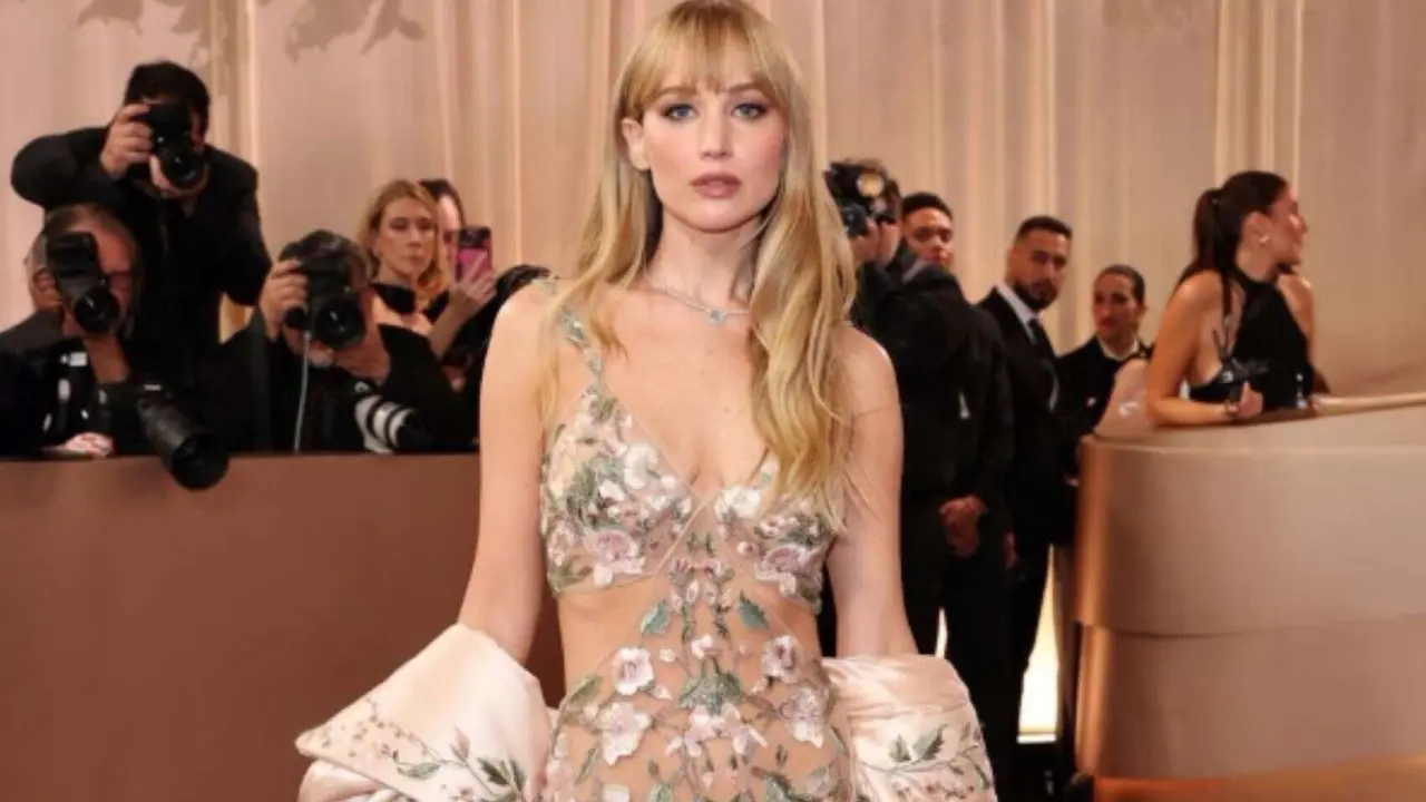 Jennifer Lawrence, actriz y productora. / @givenchy.
