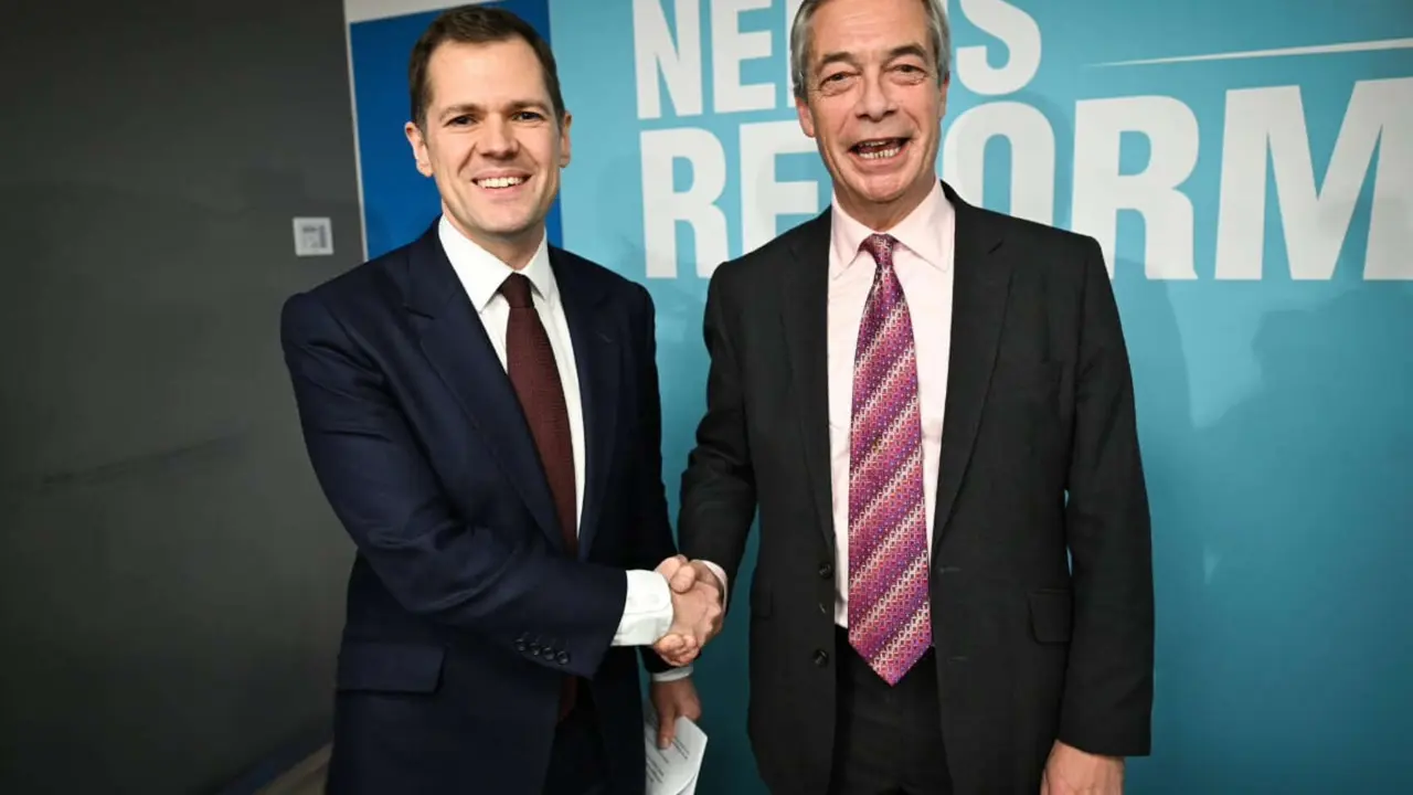 Robert Jenrick, diputado que abandon&oacute; el Partido Conservador y Nigel Farage, l&iacute;der de Reform UK. / @Nigel_Farage