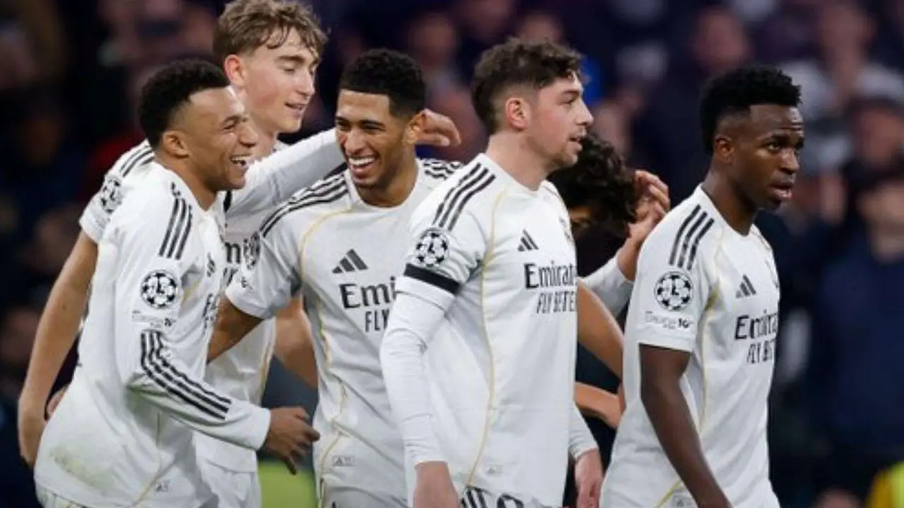 Los futbolistas del Real Madrid en el partido ante el AS M&oacute;naco. / @realmadrid