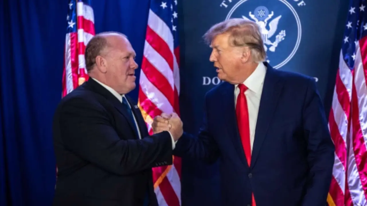 Tom Homan, nuevo director del ICE y Donald Trump. / @RealTomHoman