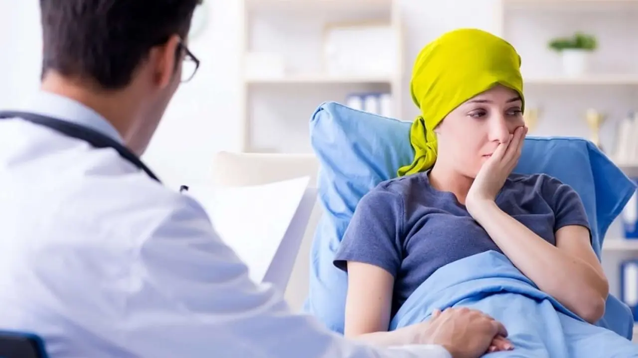 Una joven con c&aacute;ncer. / RR. SS.
