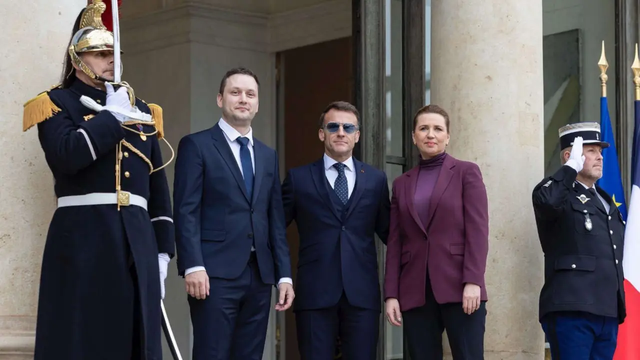 Jens-Frederik Nielsen, primer ministro de Groenlandia; Emmanuel Macron, presidente de Francia y Mette Frederiksen, primera ministra de Dinamarca. / @EmmanuelMacron