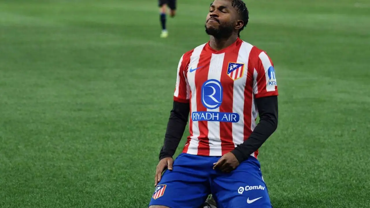 Ademola Lookman Instagram Montaje creado por IA de una imagen original de Ademola Lookman. / Instagram: molalookman