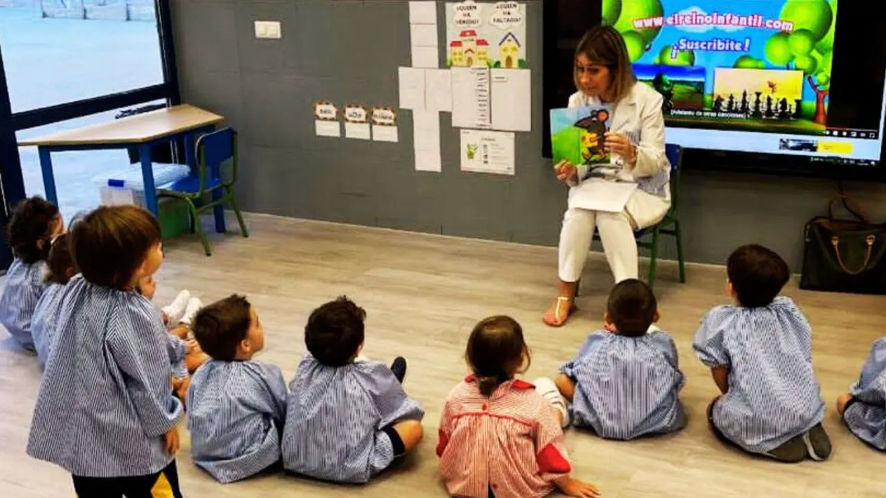 Escolarizaci&oacute;n digita. / RR SS.