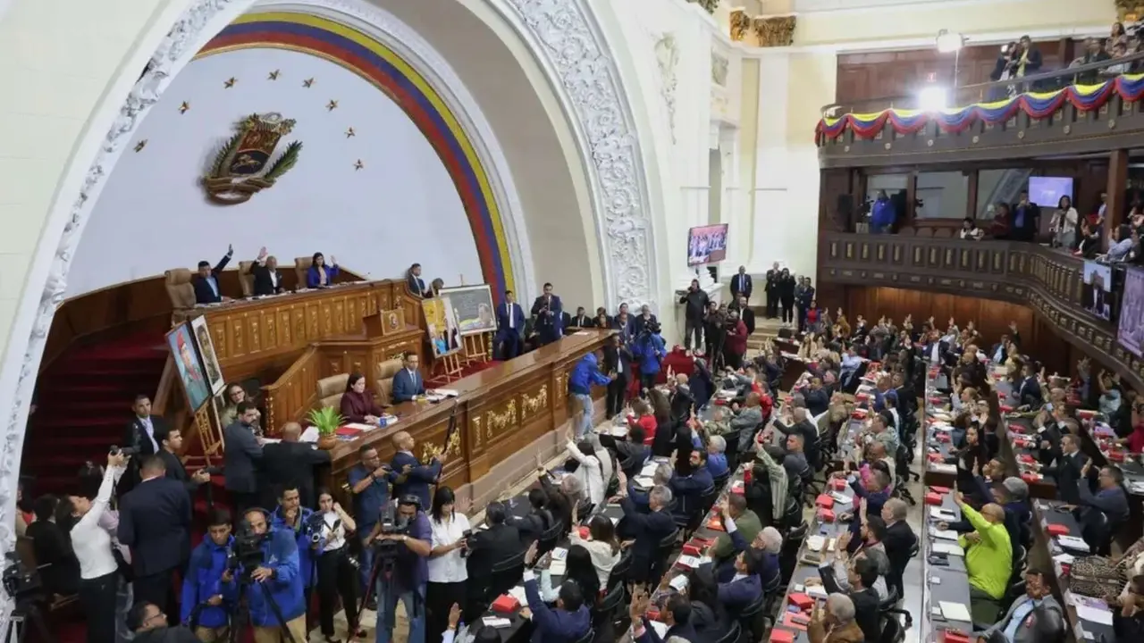 Sesi&oacute;n de aprobaci&oacute;n de la Ley de Amnist&iacute;a. / @asamblea_ven.